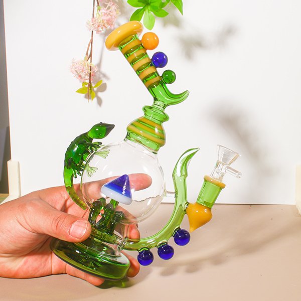 Luxury Lizard Glass Bong with Mushroom Landscape