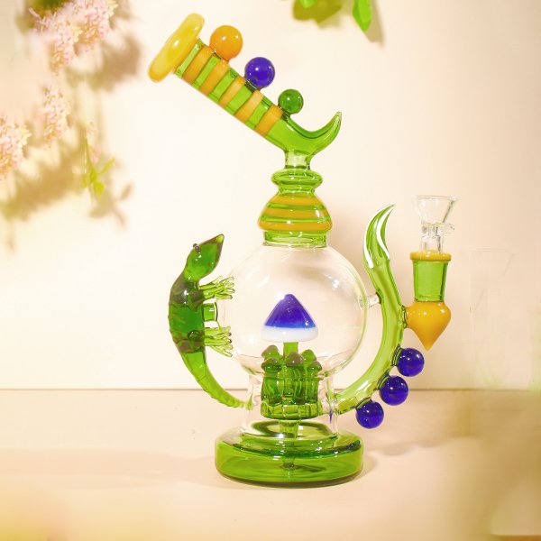 Luxury Lizard Glass Bong with Mushroom Landscape