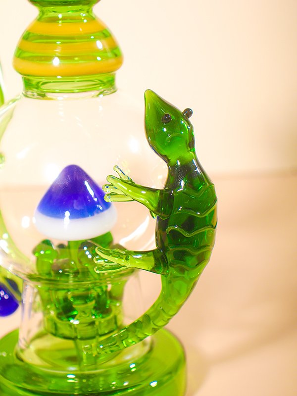 Luxury Lizard Glass Bong with Mushroom Landscape